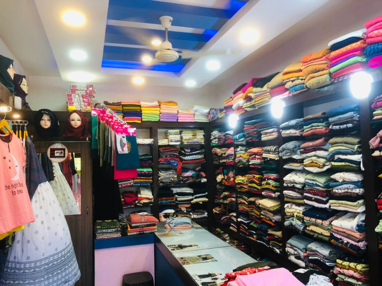 DRESS POINT & GIFT POINT